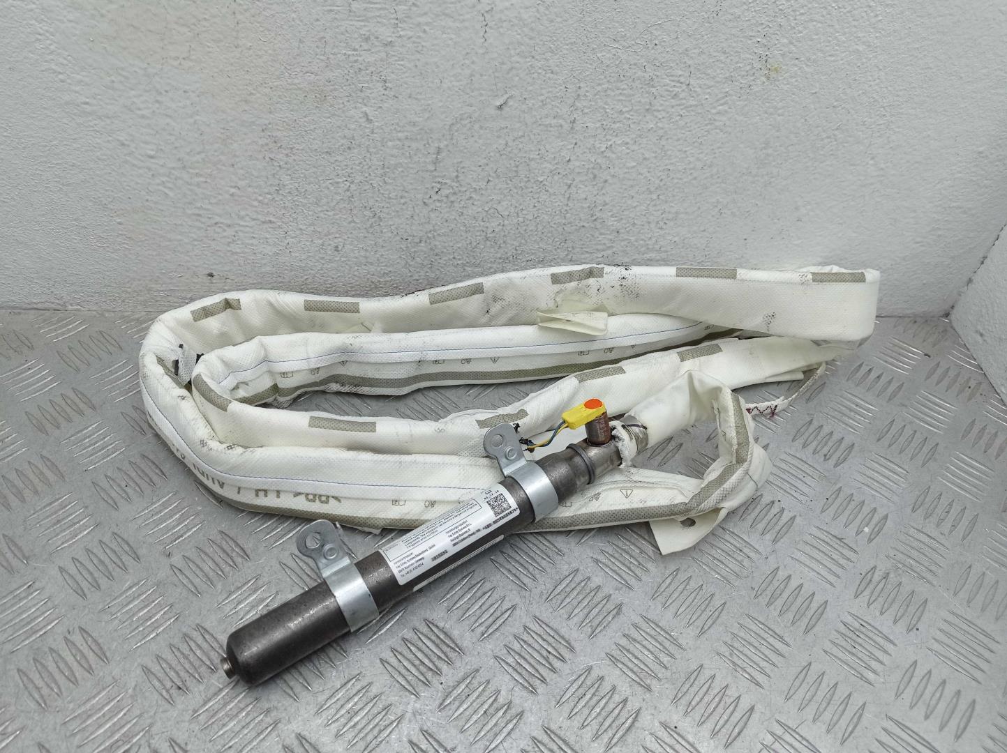 Подушка безопасности боковая (шторка)