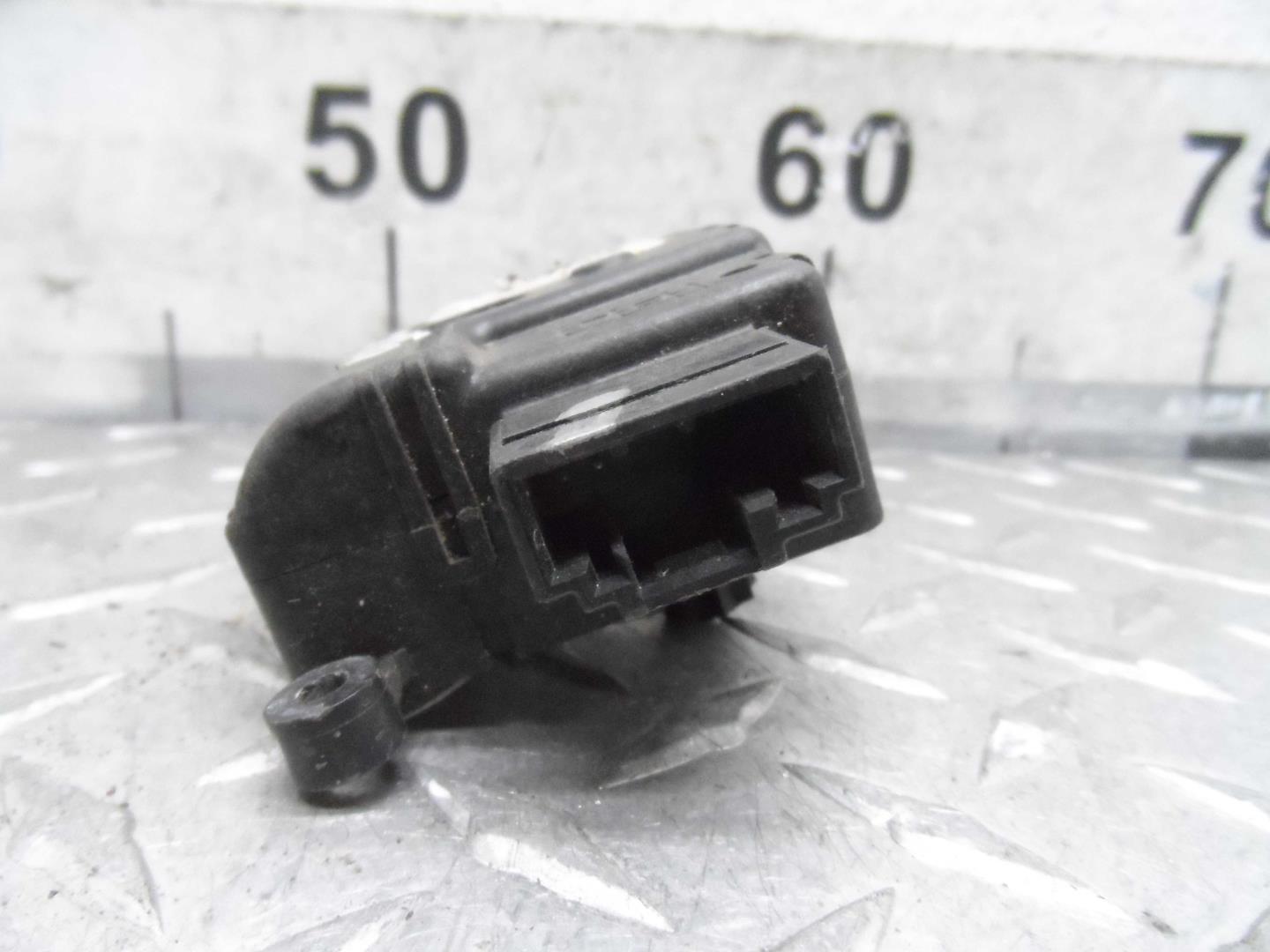 Моторчик заслонки печки