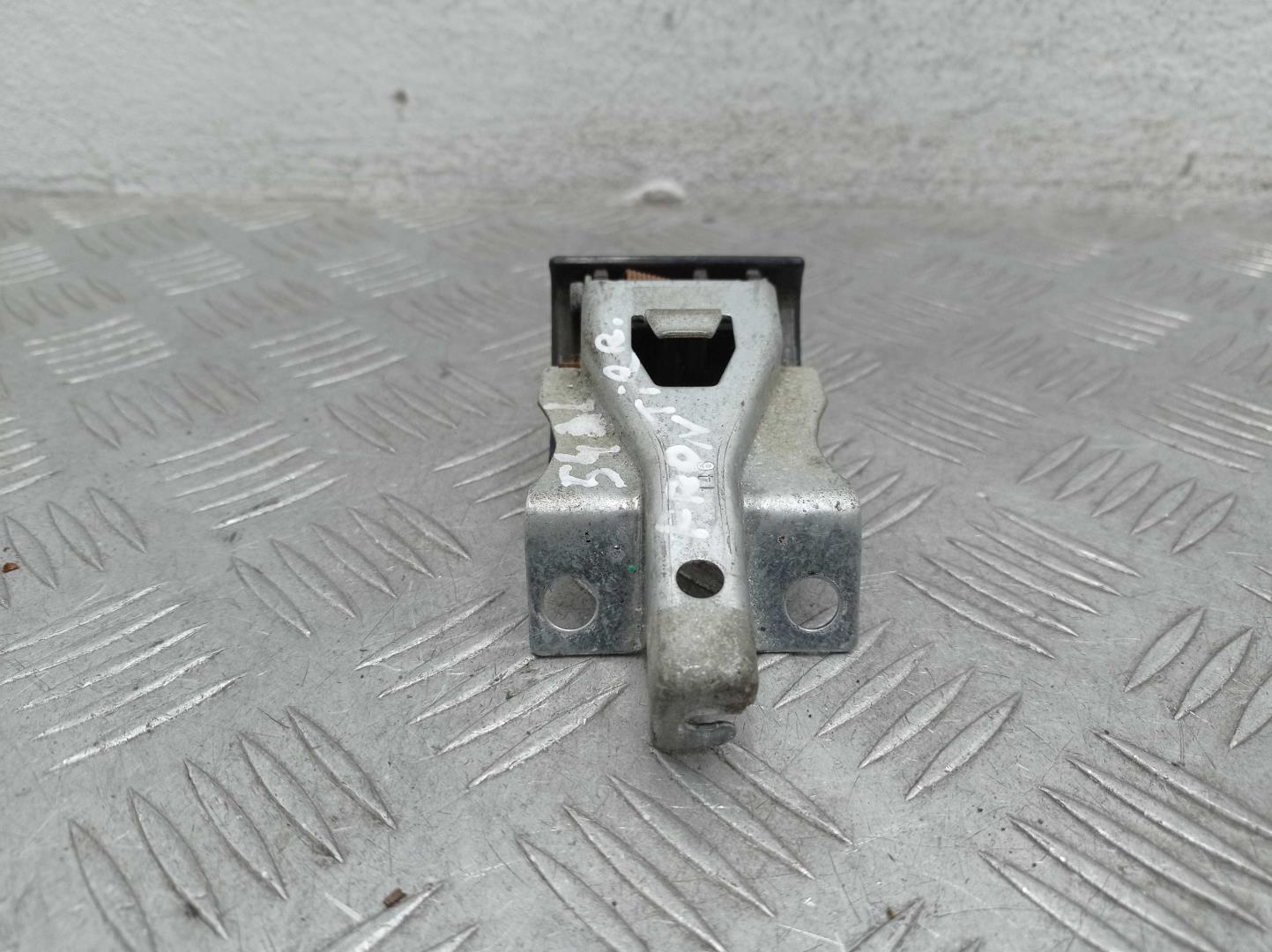 Ручка открывания капота