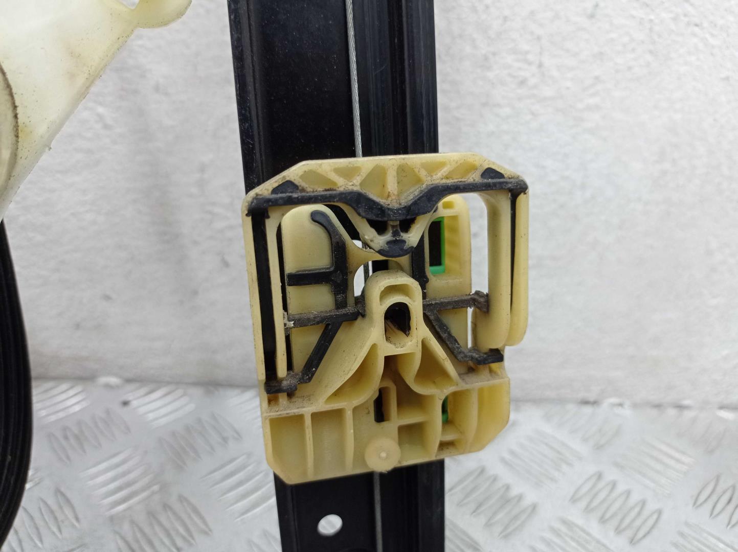 Стеклоподъемник электр. передний правый