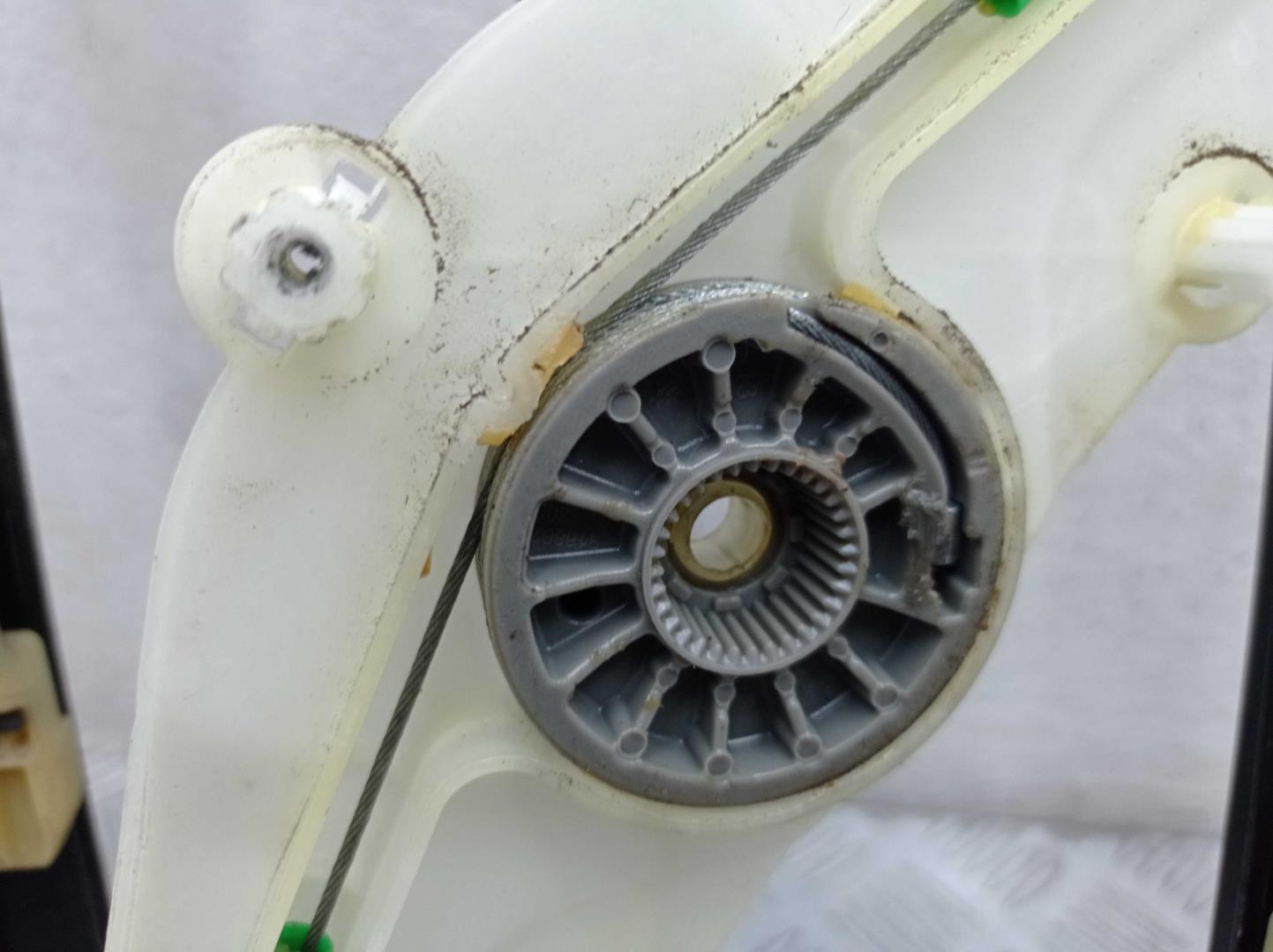 Стеклоподъемник электр. передний правый