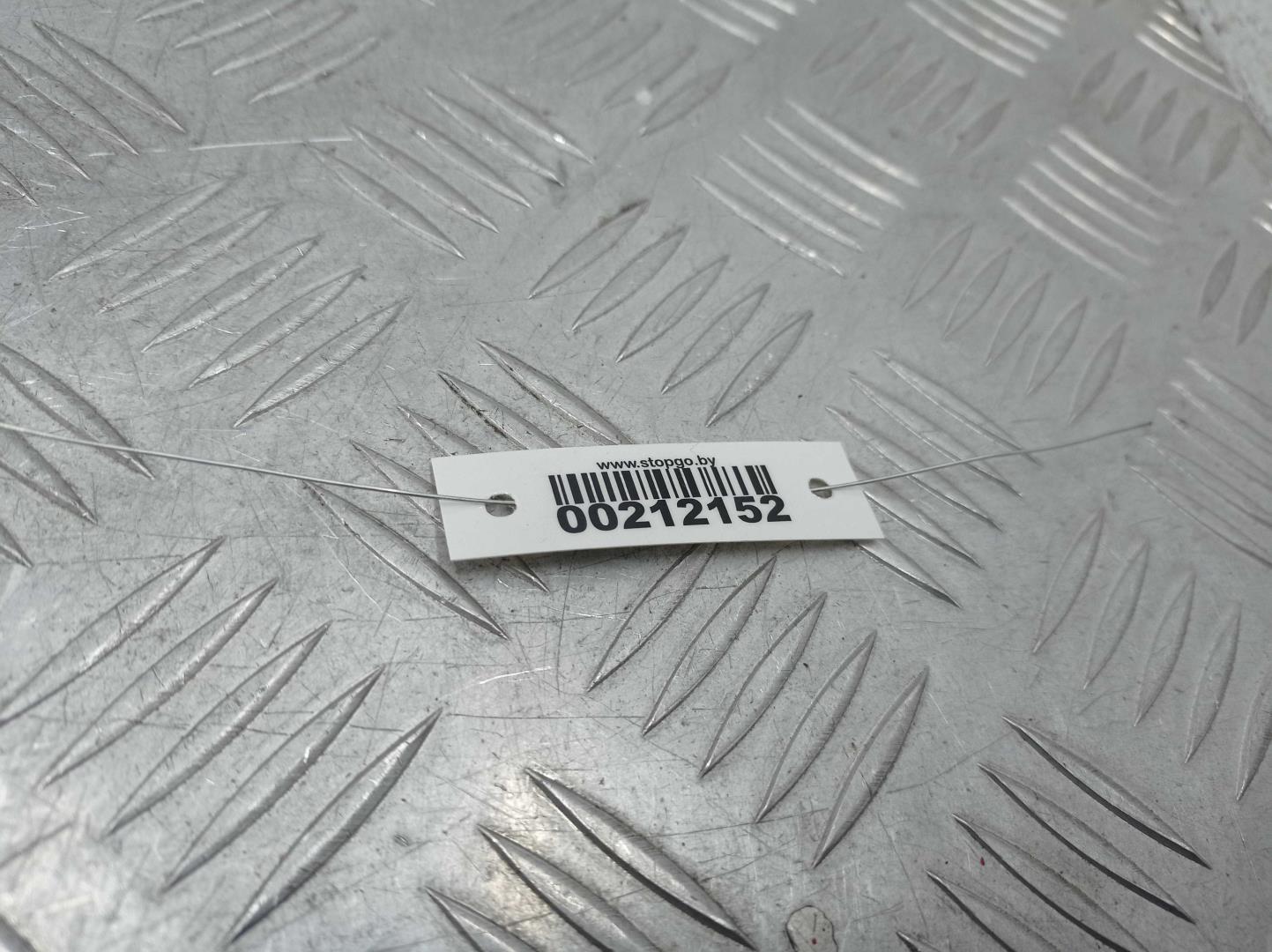 Петля капота левая