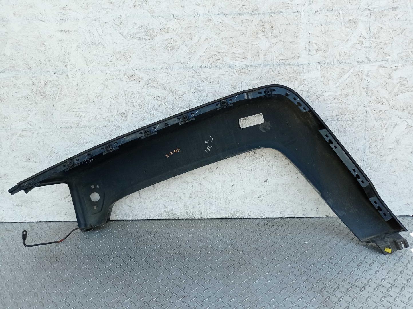 Накладка переднего крыла правого