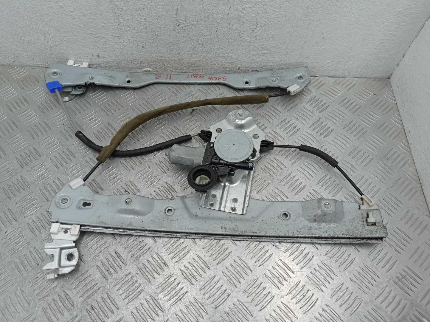 Стеклоподъемник электр. передний правый