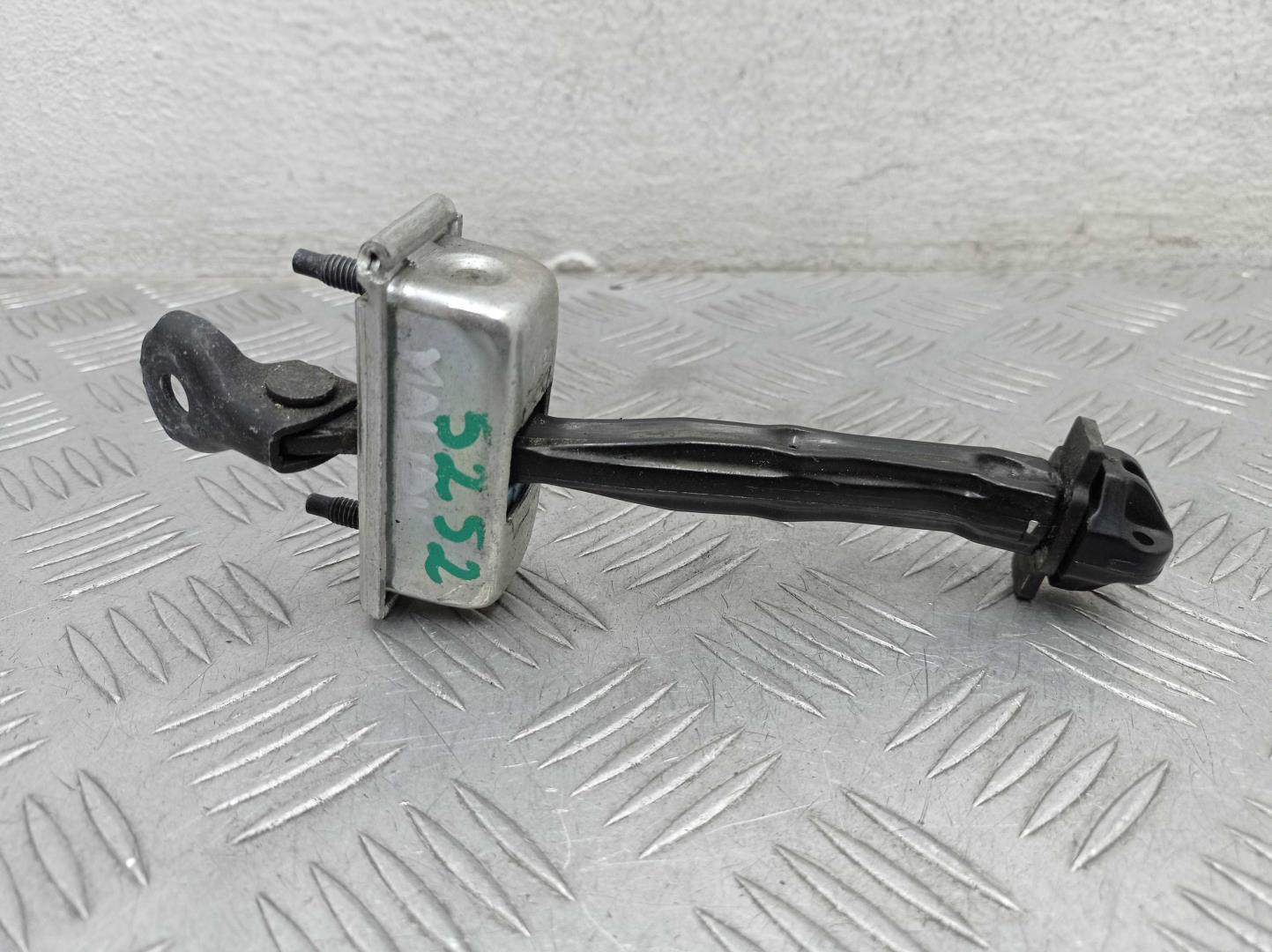 Ограничитель двери