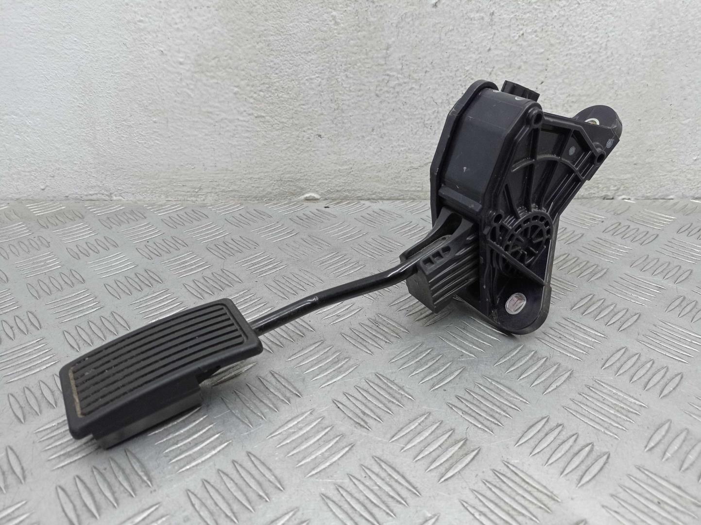 Педаль газа