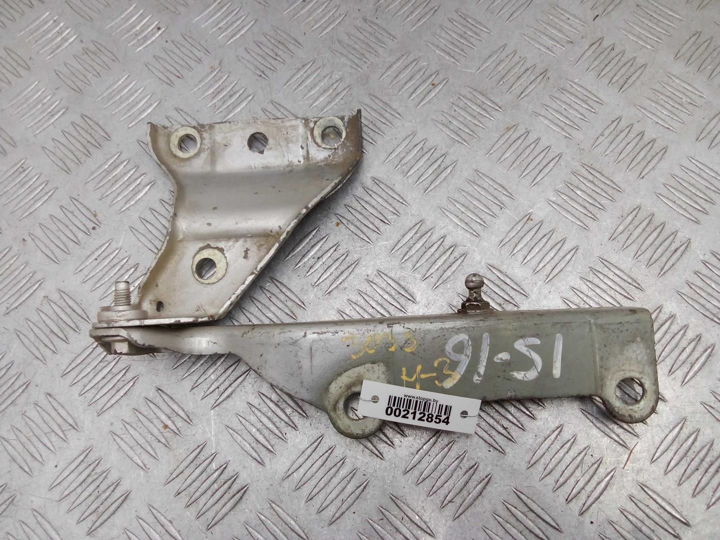 Петля капота левая