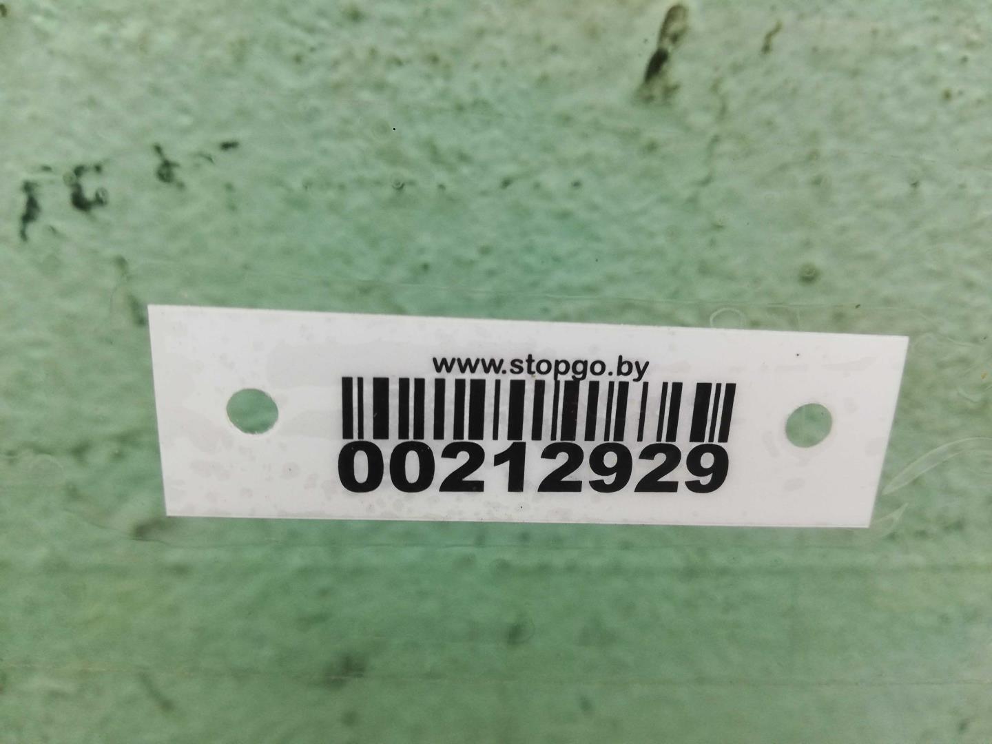 Стекло двери передней левой