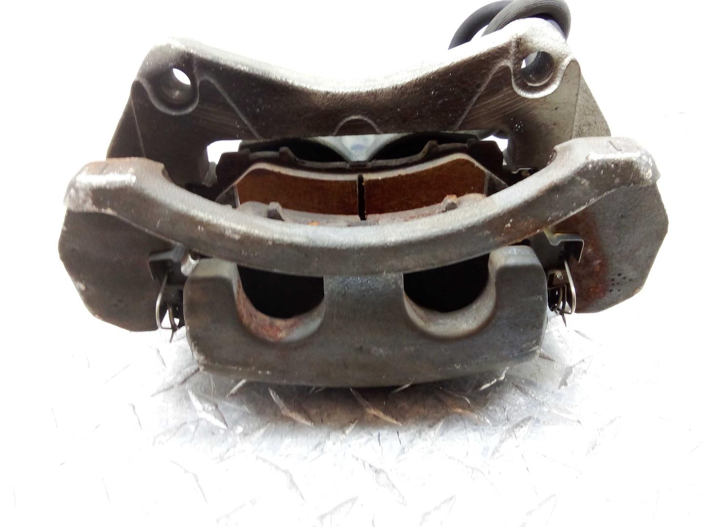 Суппорт передний правый