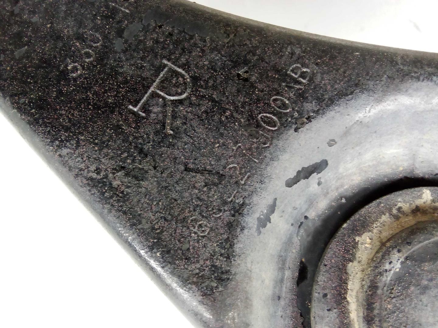 Рычаг передний верхний правый