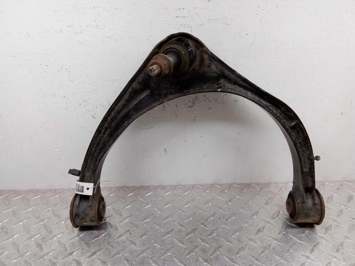 Рычаг передний верхний правый