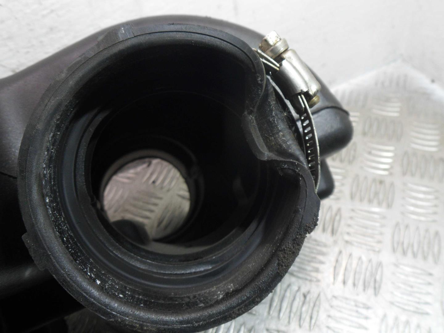 Резонатор воздушного фильтра