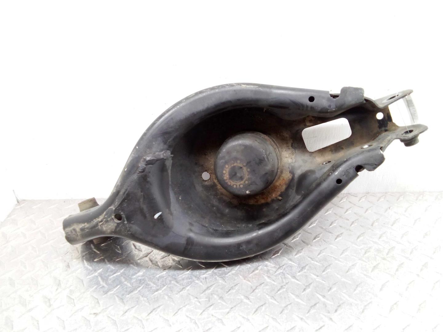 Рычаг задний нижний левый