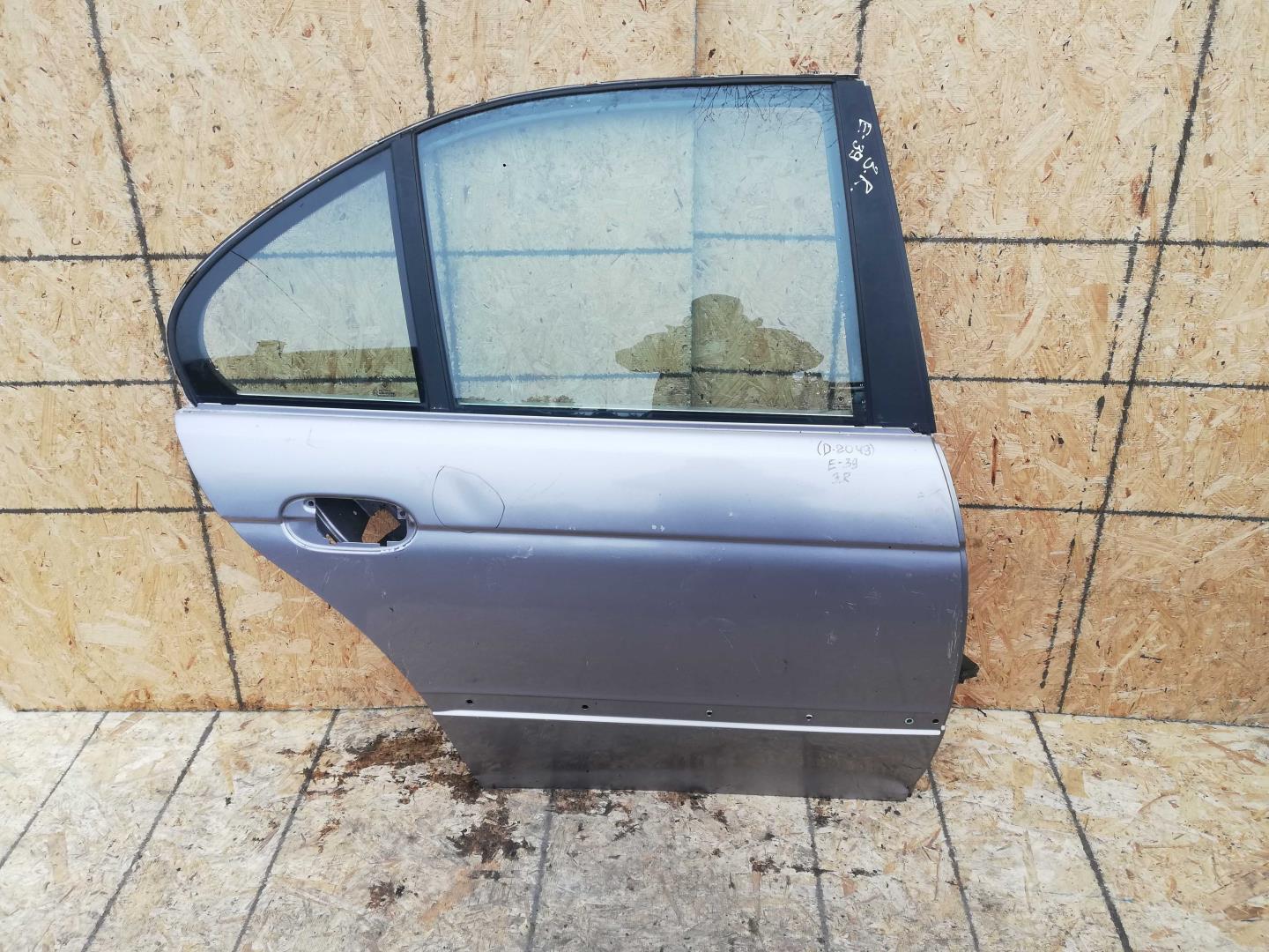 Стекло двери задней правой