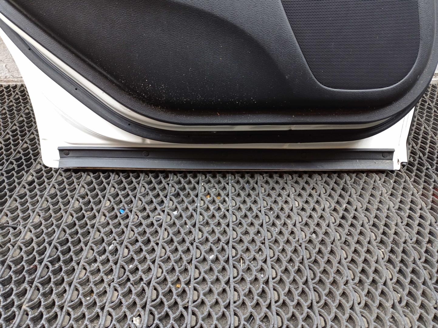 Стеклоподъемник электр. задний левый