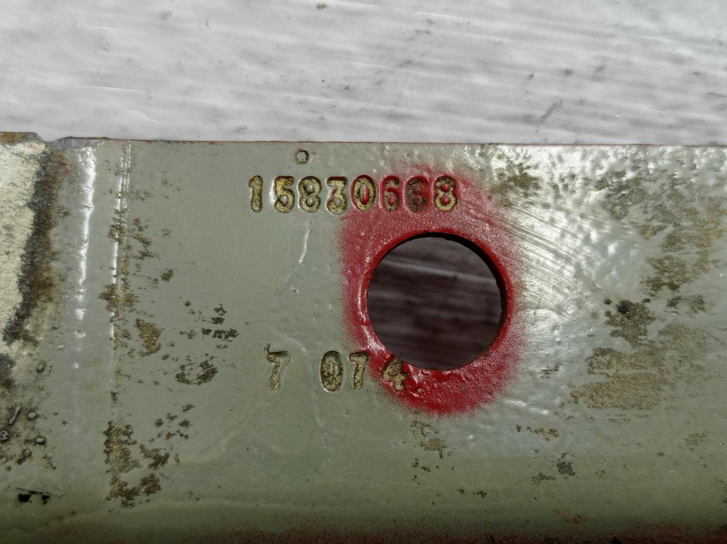 Петля капота правая