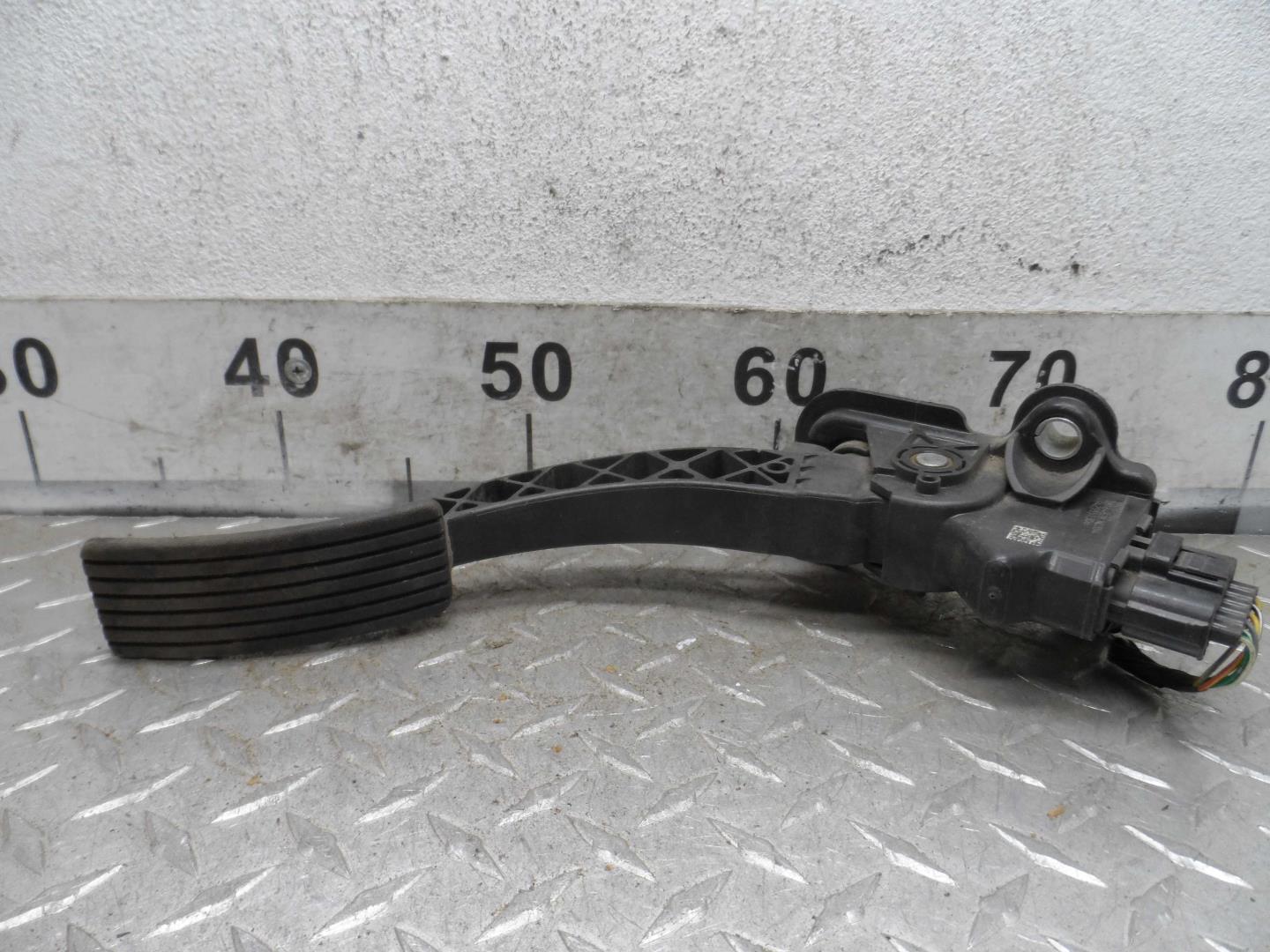 Педаль газа