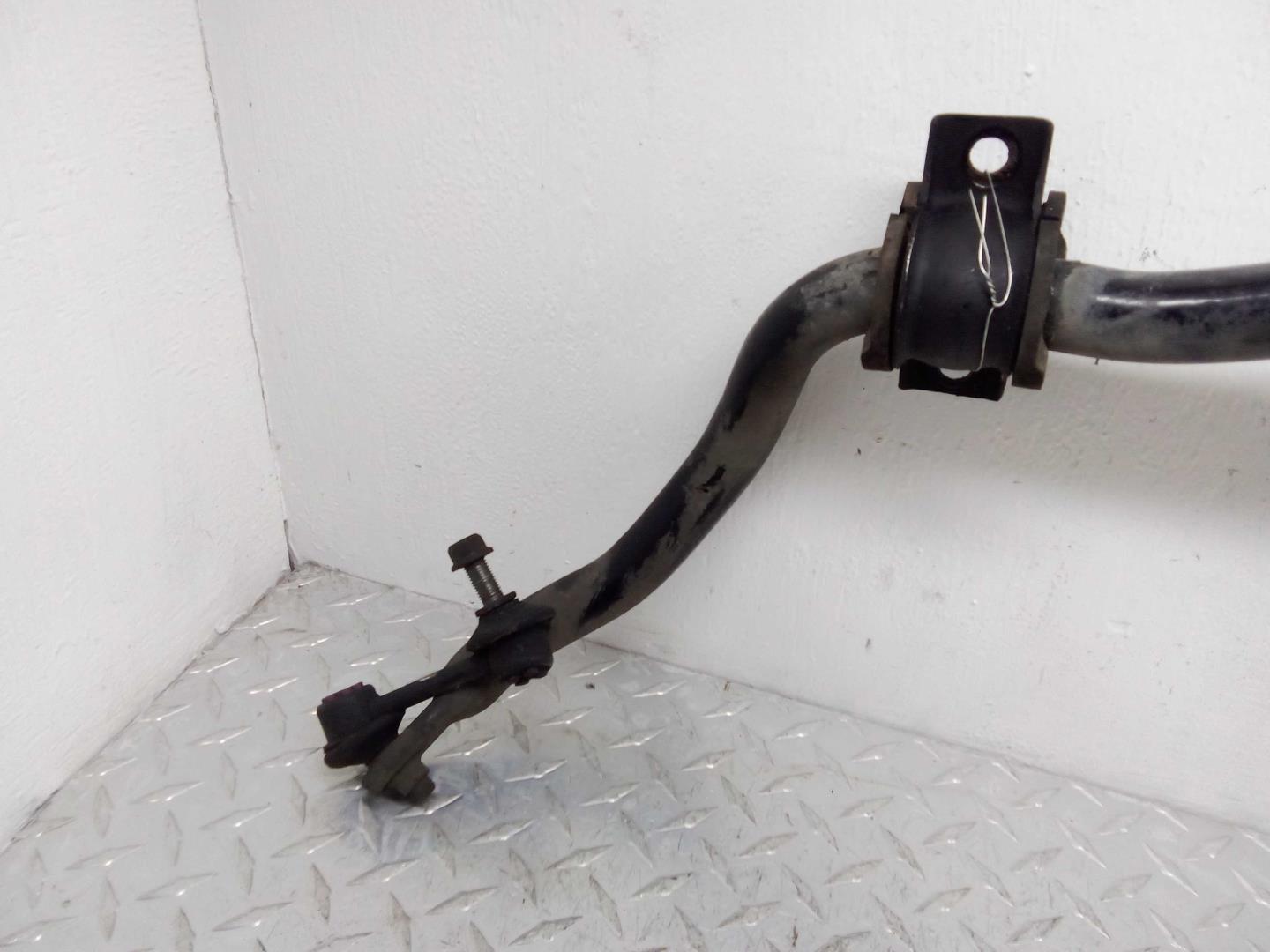 Стабилизатор передний