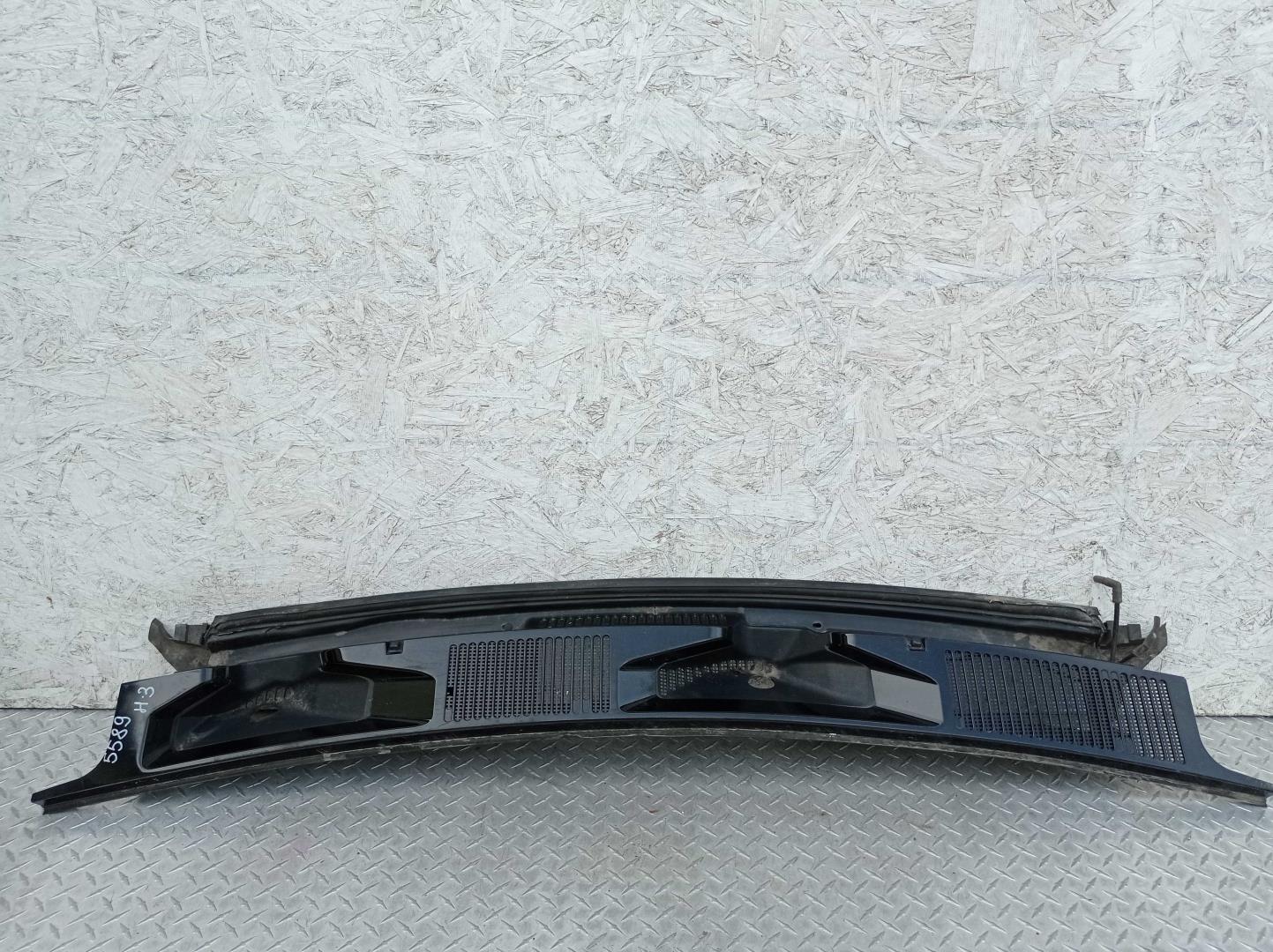 Решетка стеклоочистителей (Жабо)