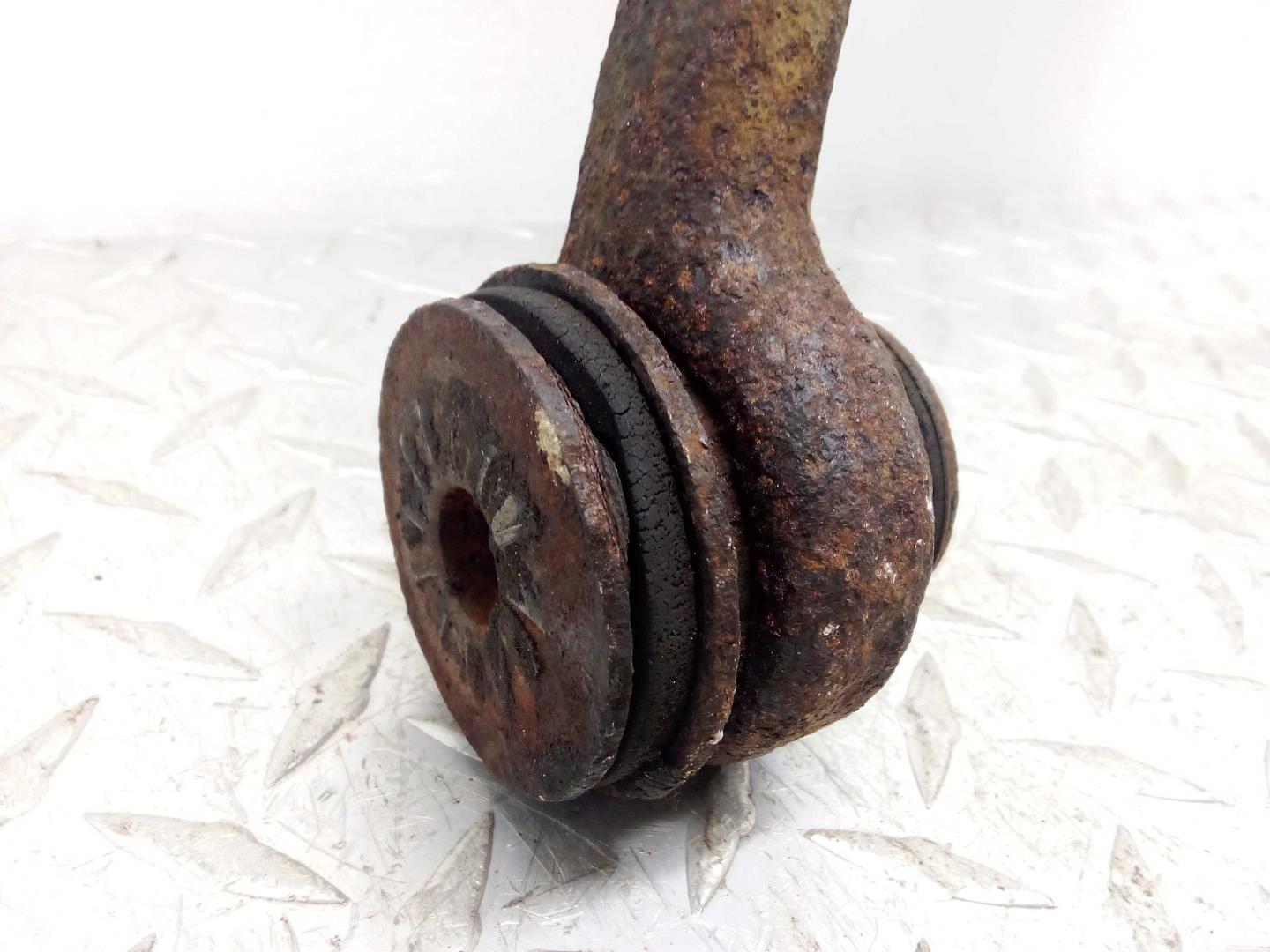 Рычаг передний верхний правый