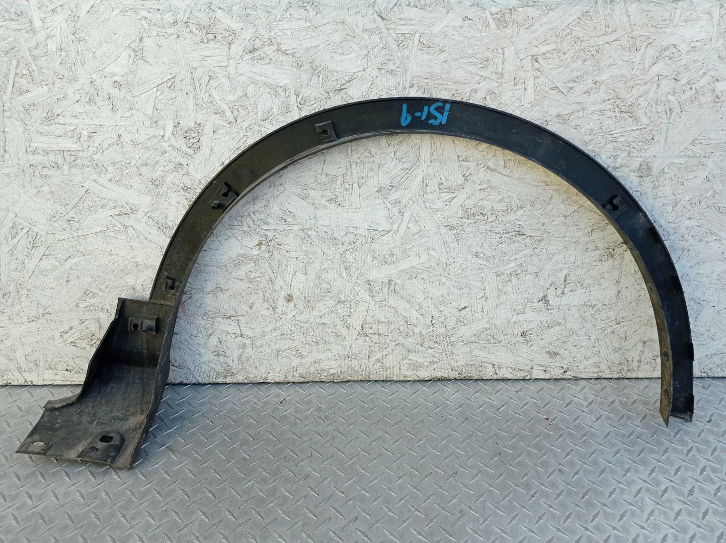 Накладка переднего крыла левого