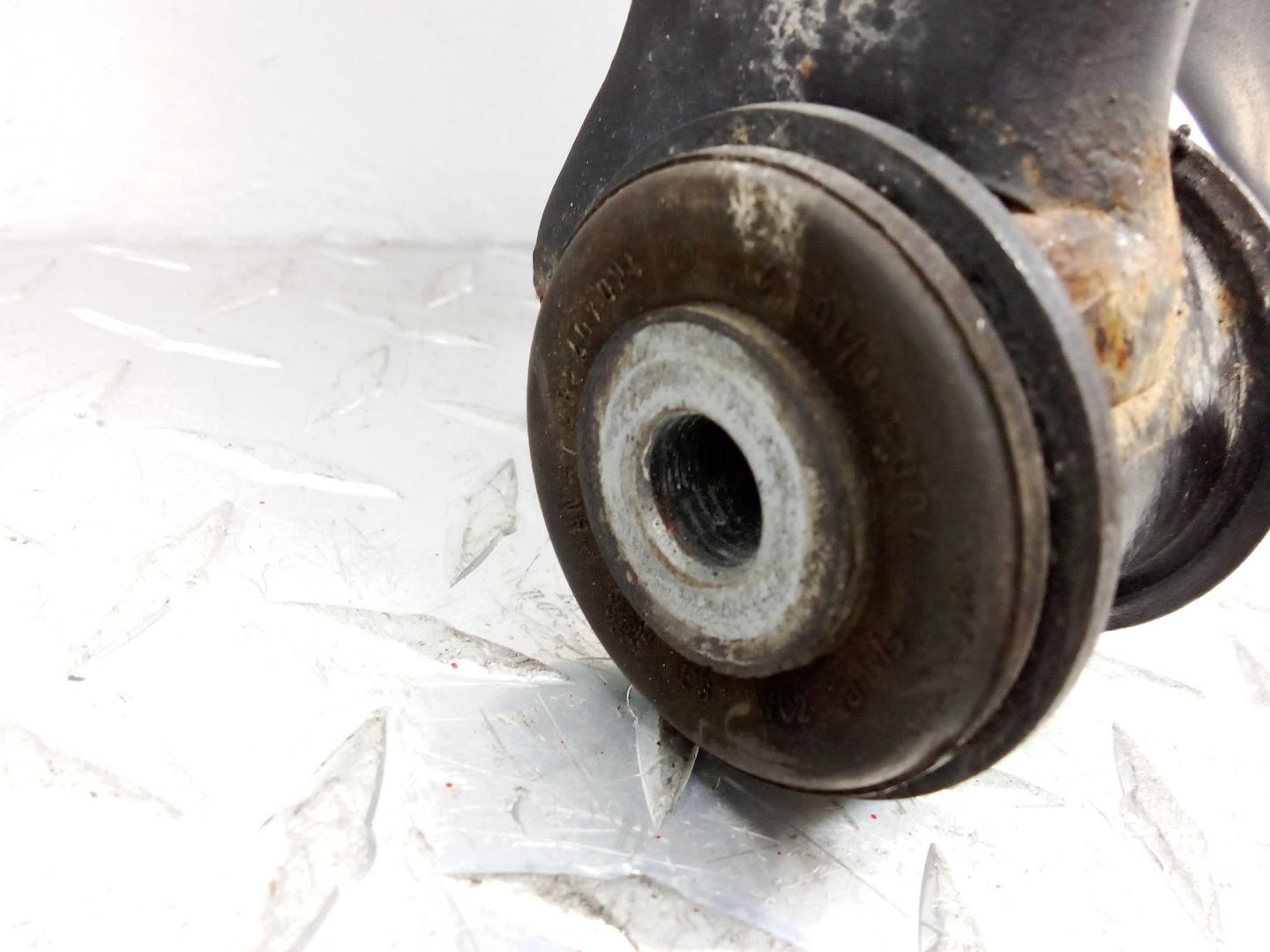 Рычаг передний нижний правый