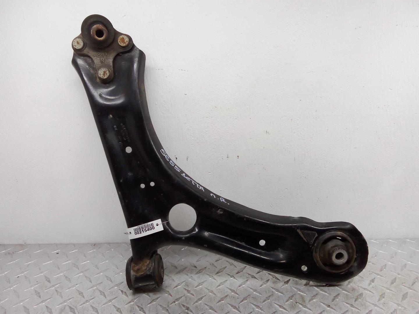 Рычаг передний нижний правый