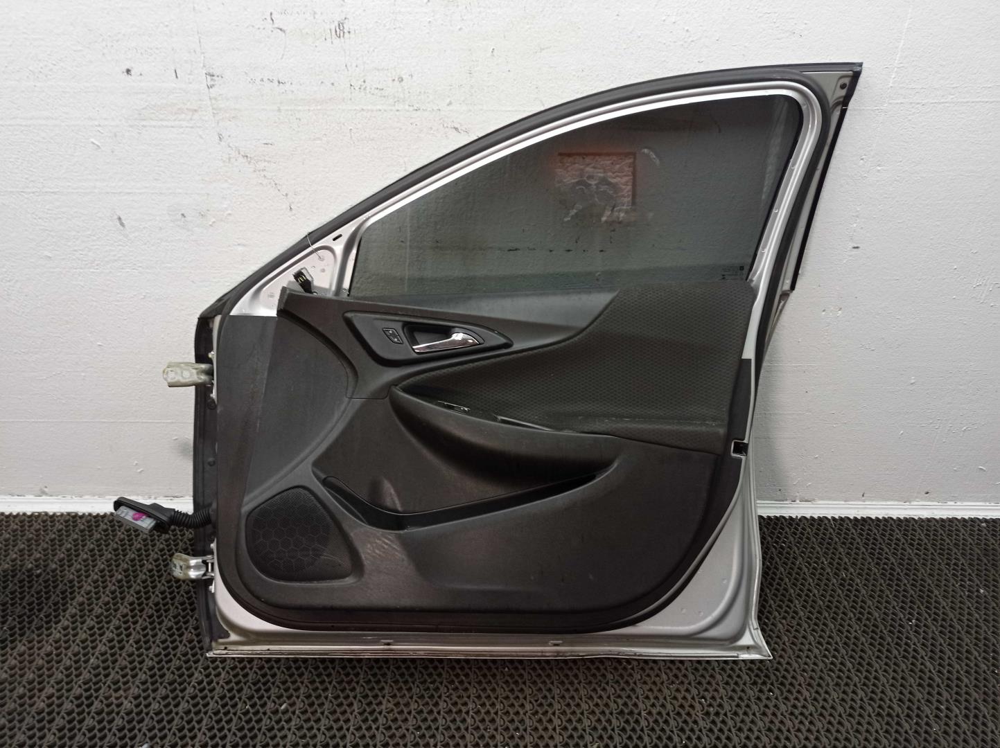 Ручка двери передней наружная правая