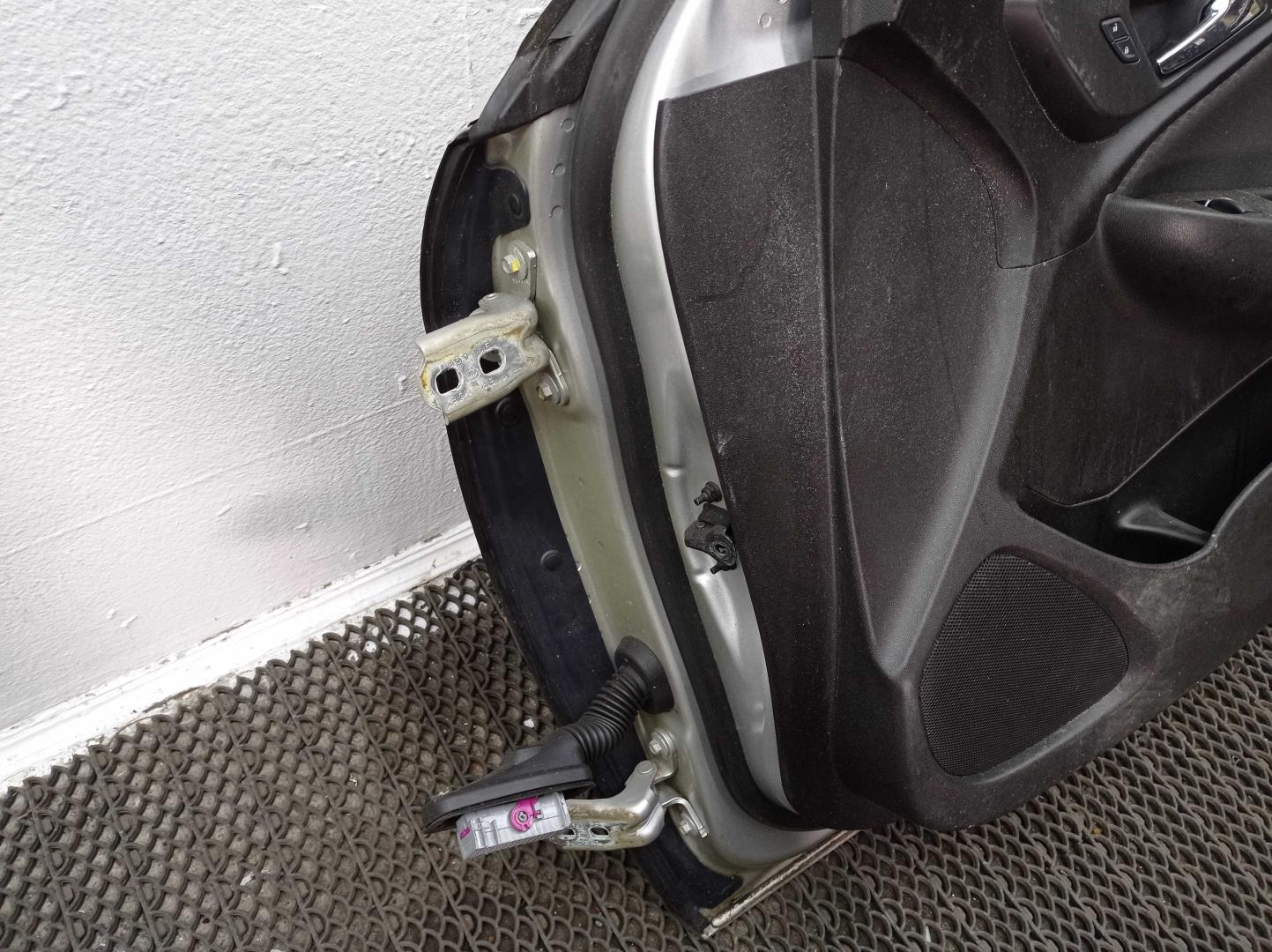 Ручка двери передней наружная правая