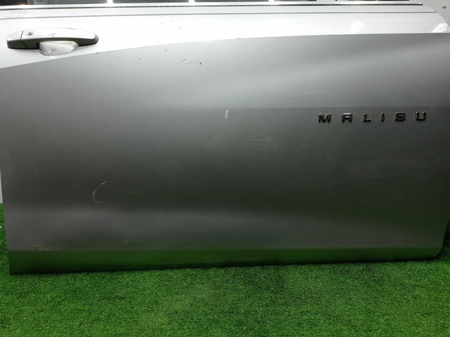 Замок двери передней правой