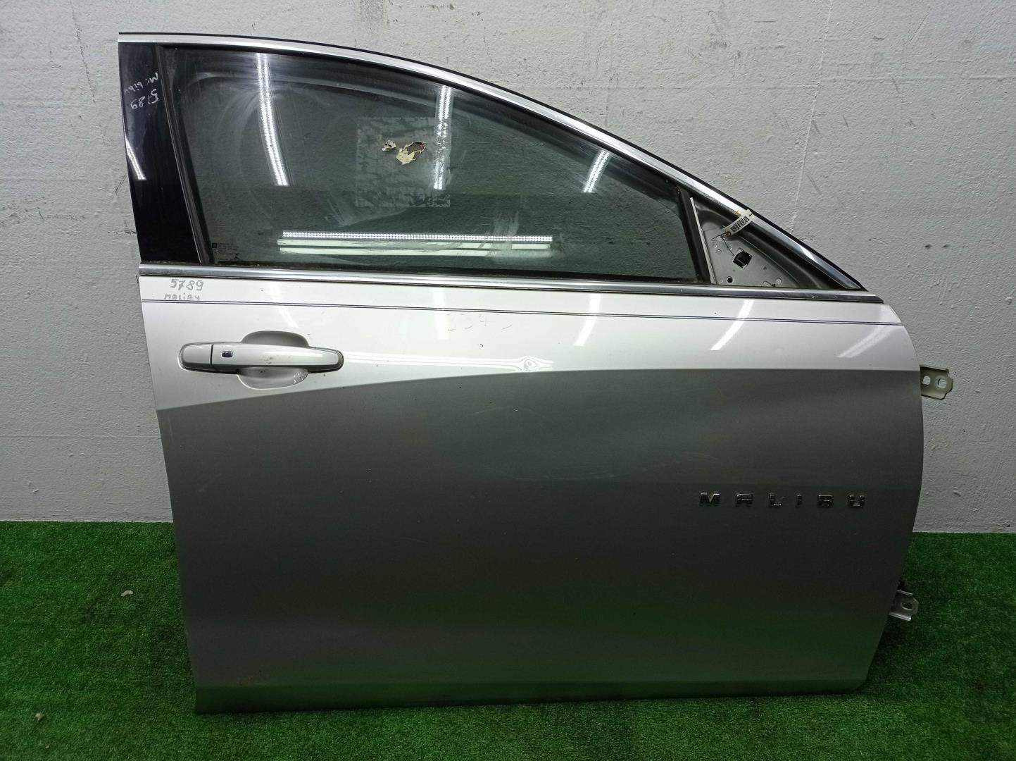 Замок двери передней правой