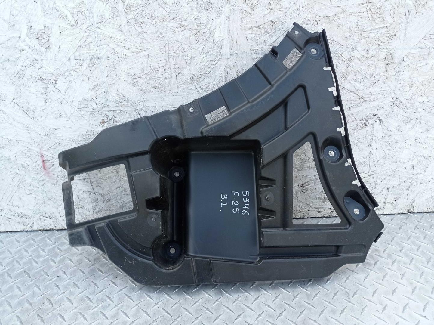 Кронштейн заднего бампера