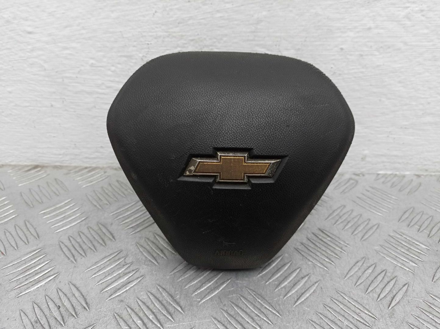 Подушка безопасности в рулевое колесо