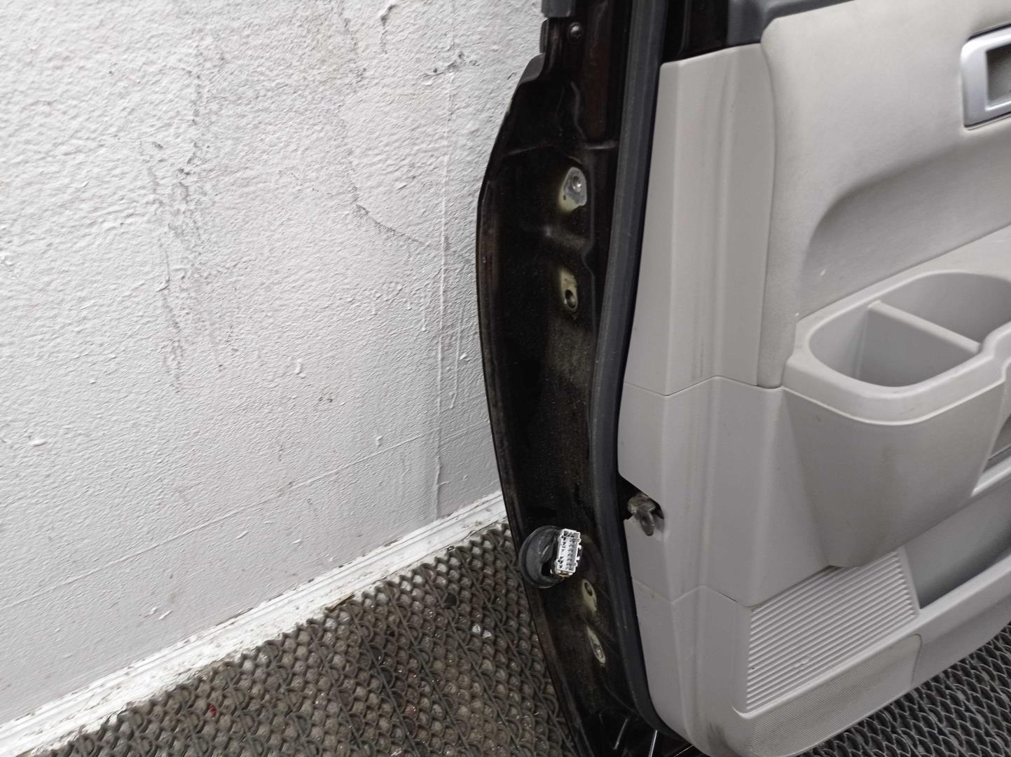 Стеклоподъемник электр. задний правый