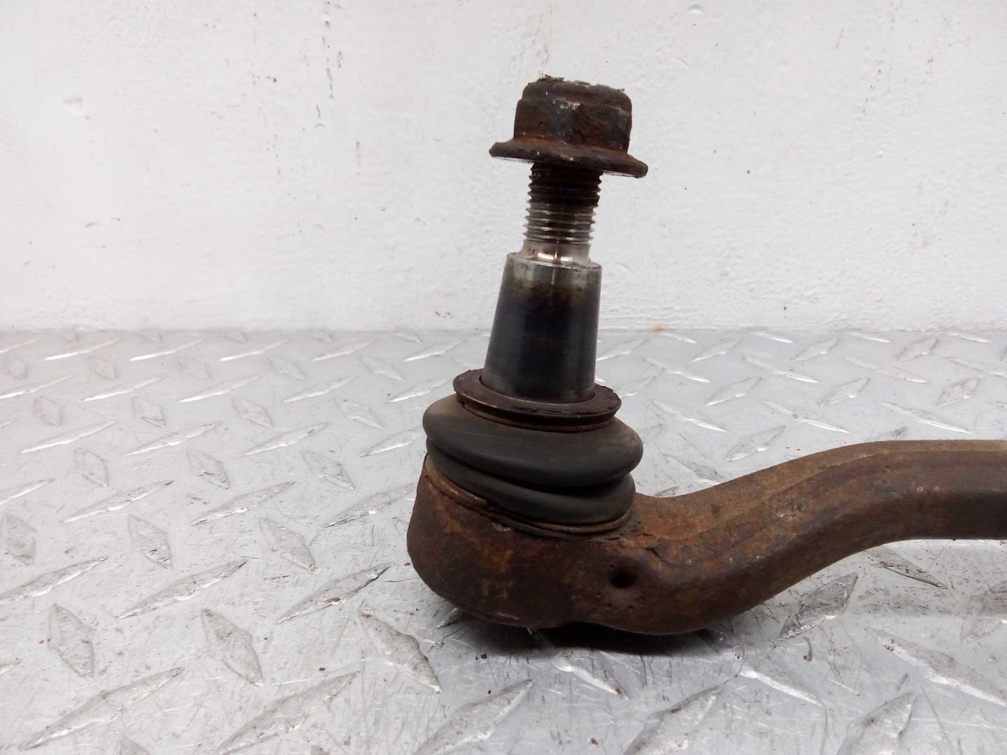 Рычаг передний нижний правый