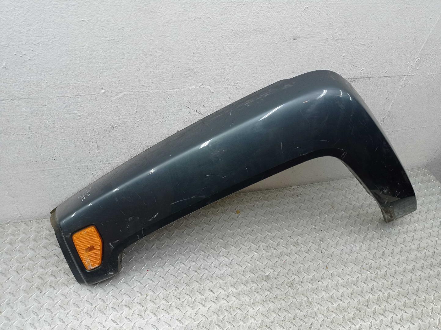 Накладка переднего крыла левого