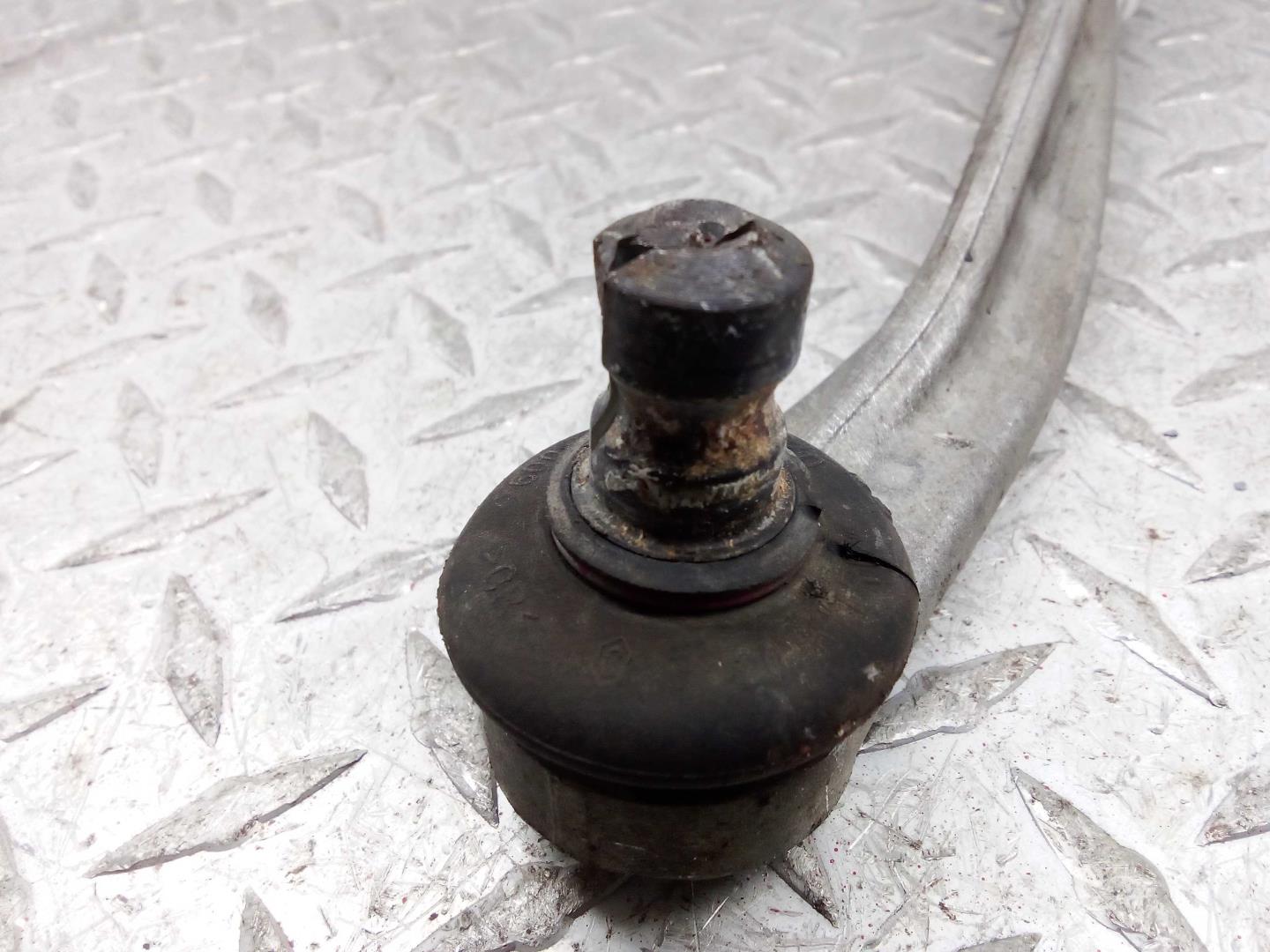 Рычаг передний верхний правый