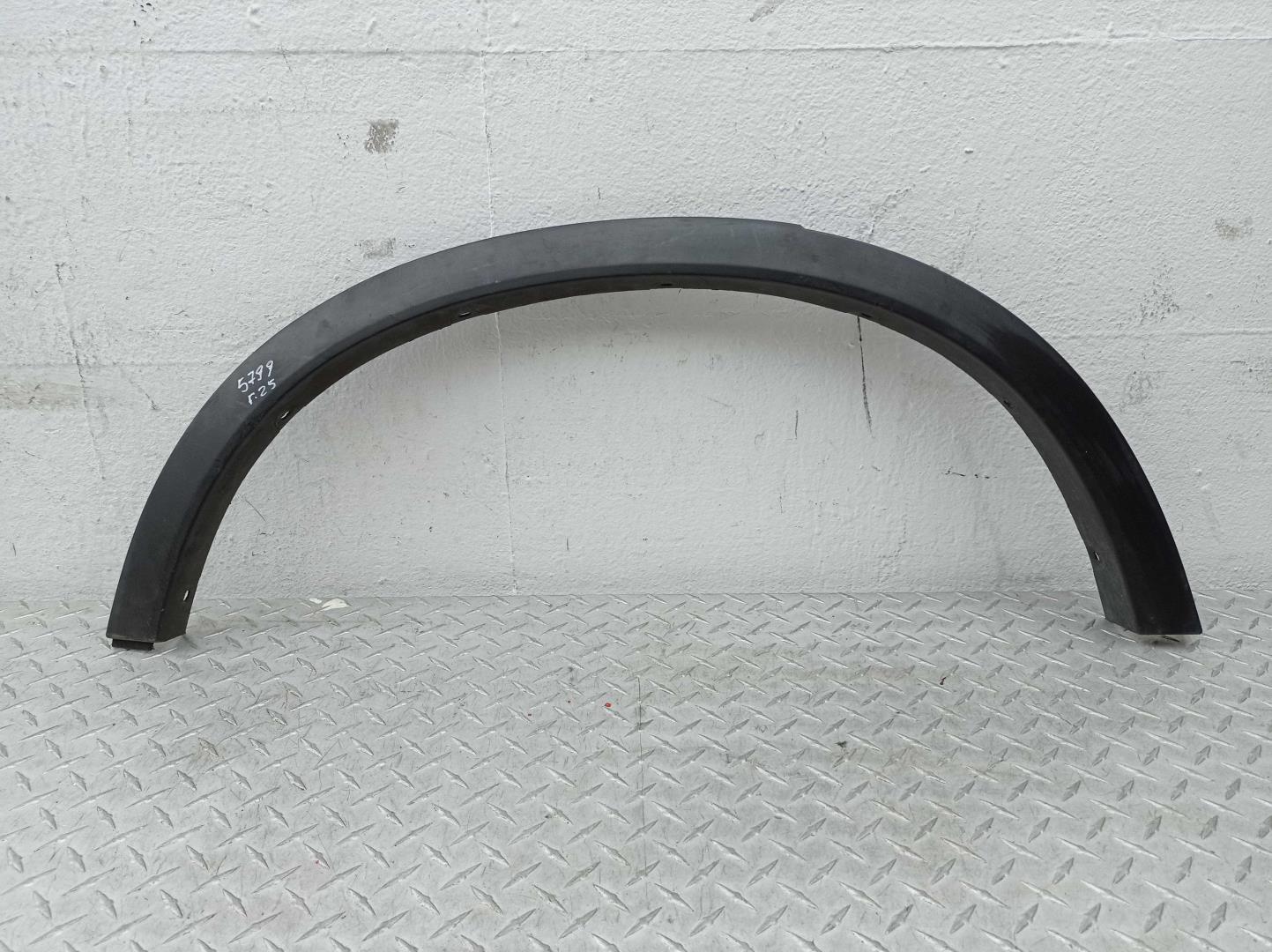 Накладка заднего крыла правого