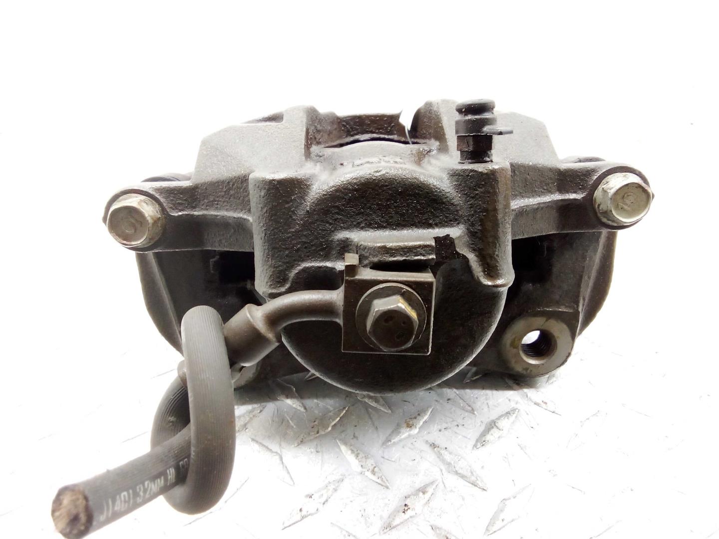 Суппорт передний правый