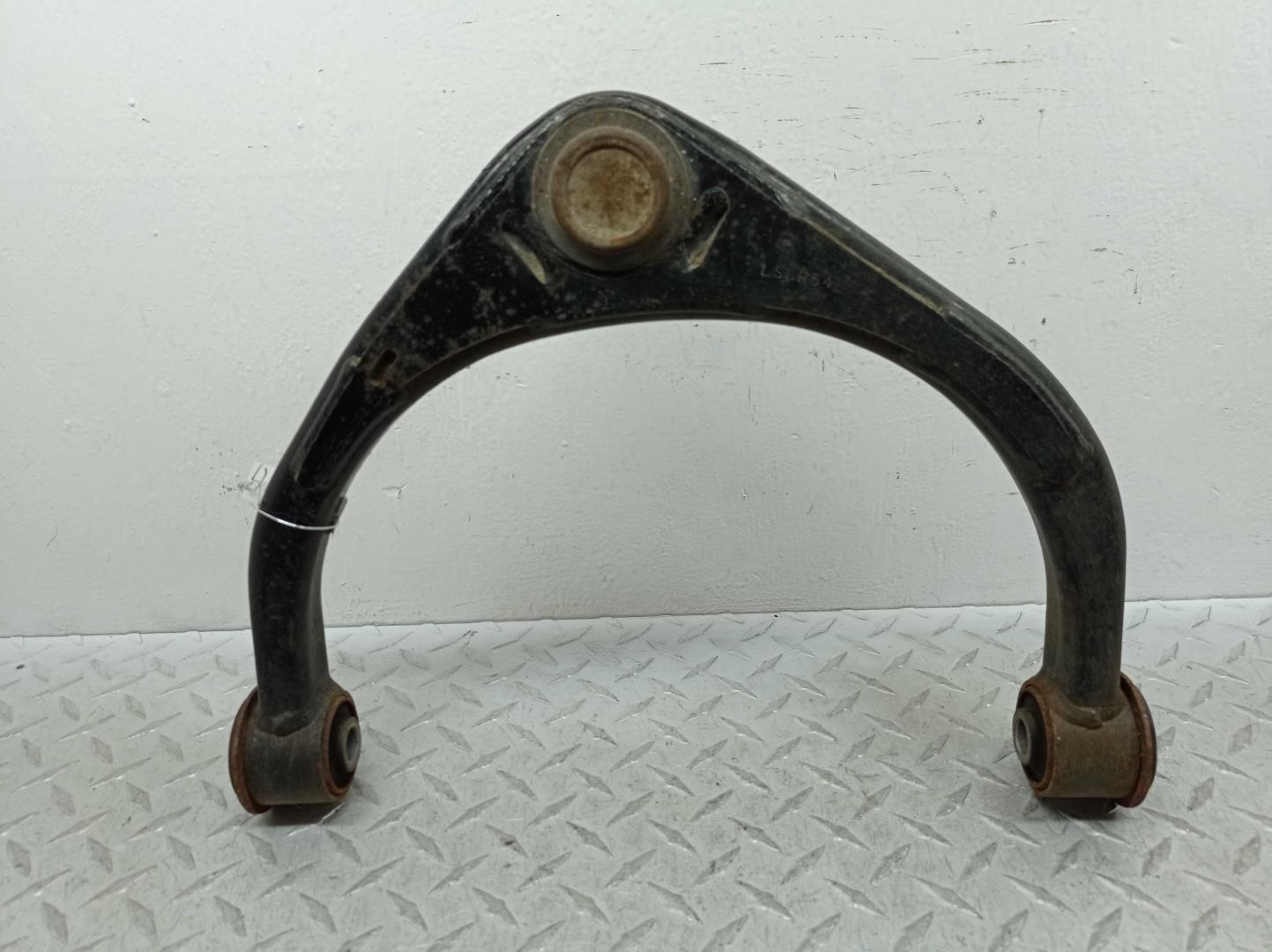 Рычаг передний верхний левый