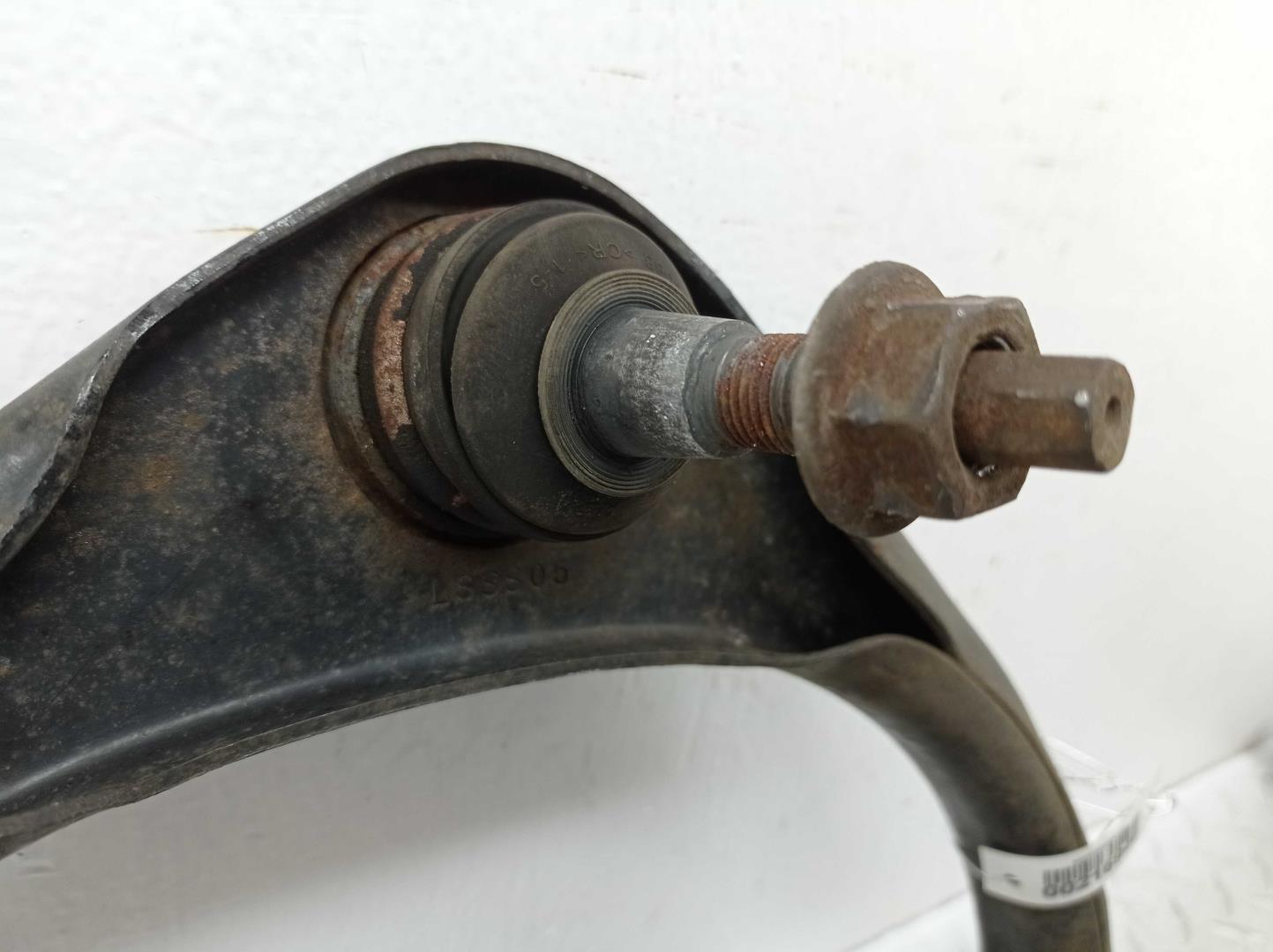 Рычаг передний верхний левый