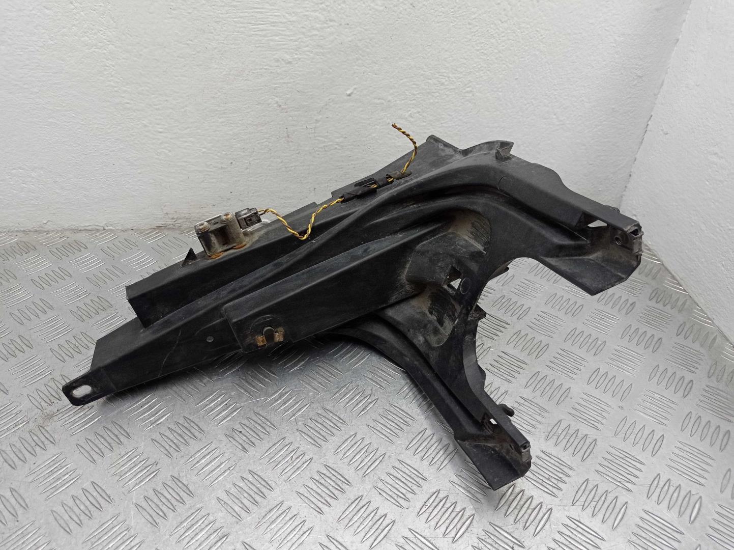 Крепеж фары