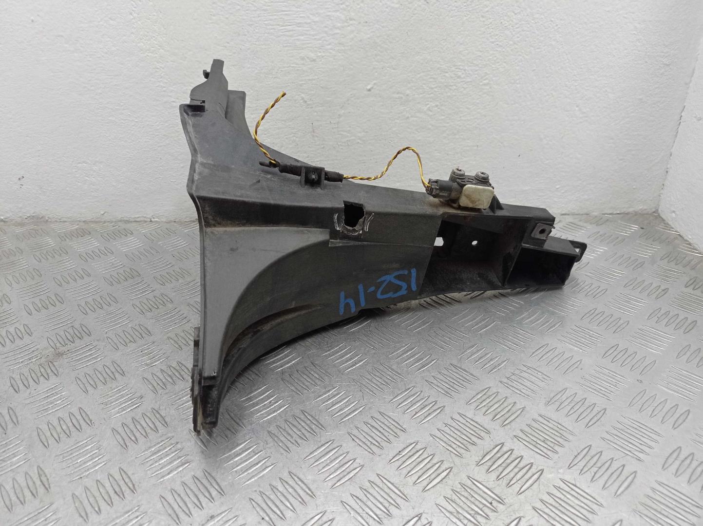 Крепеж фары