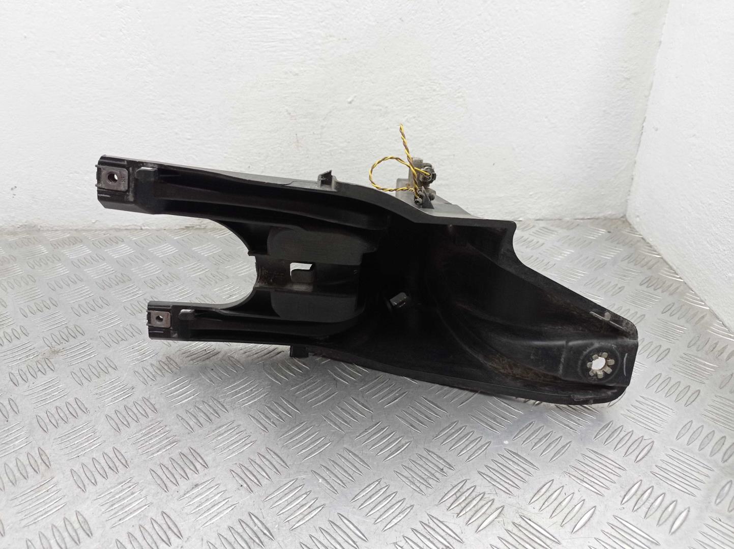 Крепеж фары