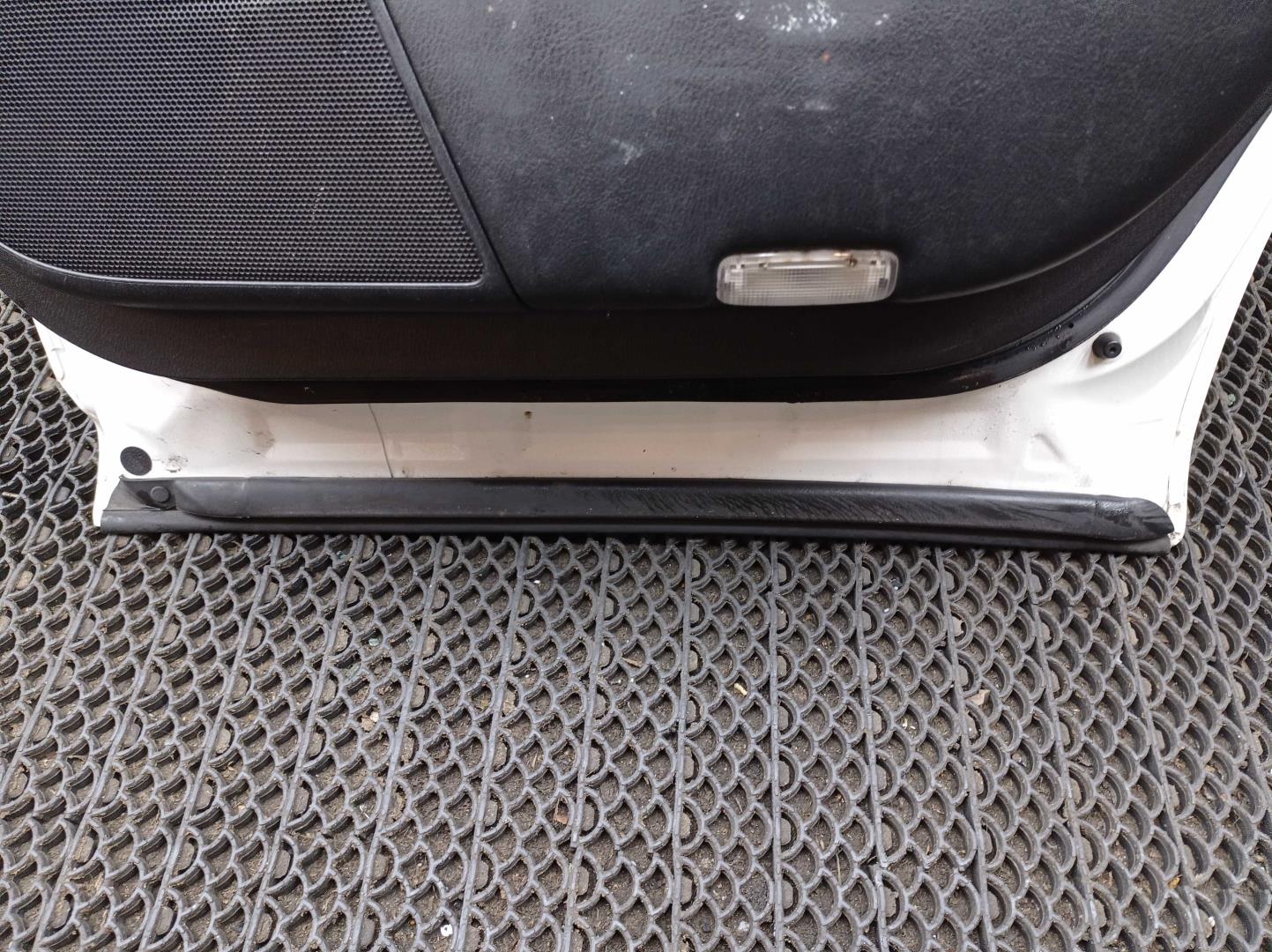 Замок двери задней правой