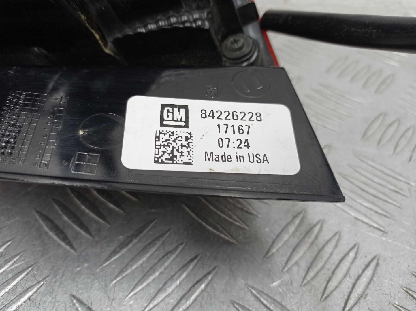 Фонарь задний наружный левый