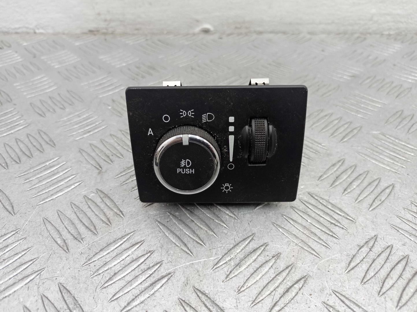 Переключатель света фар