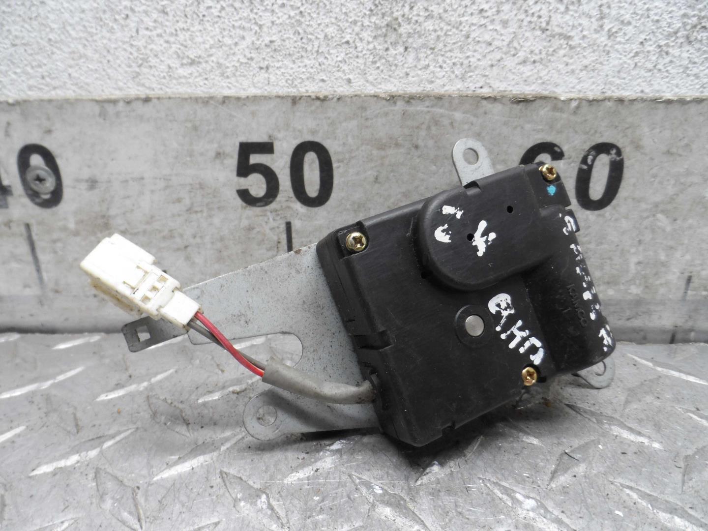 Моторчик заслонки печки