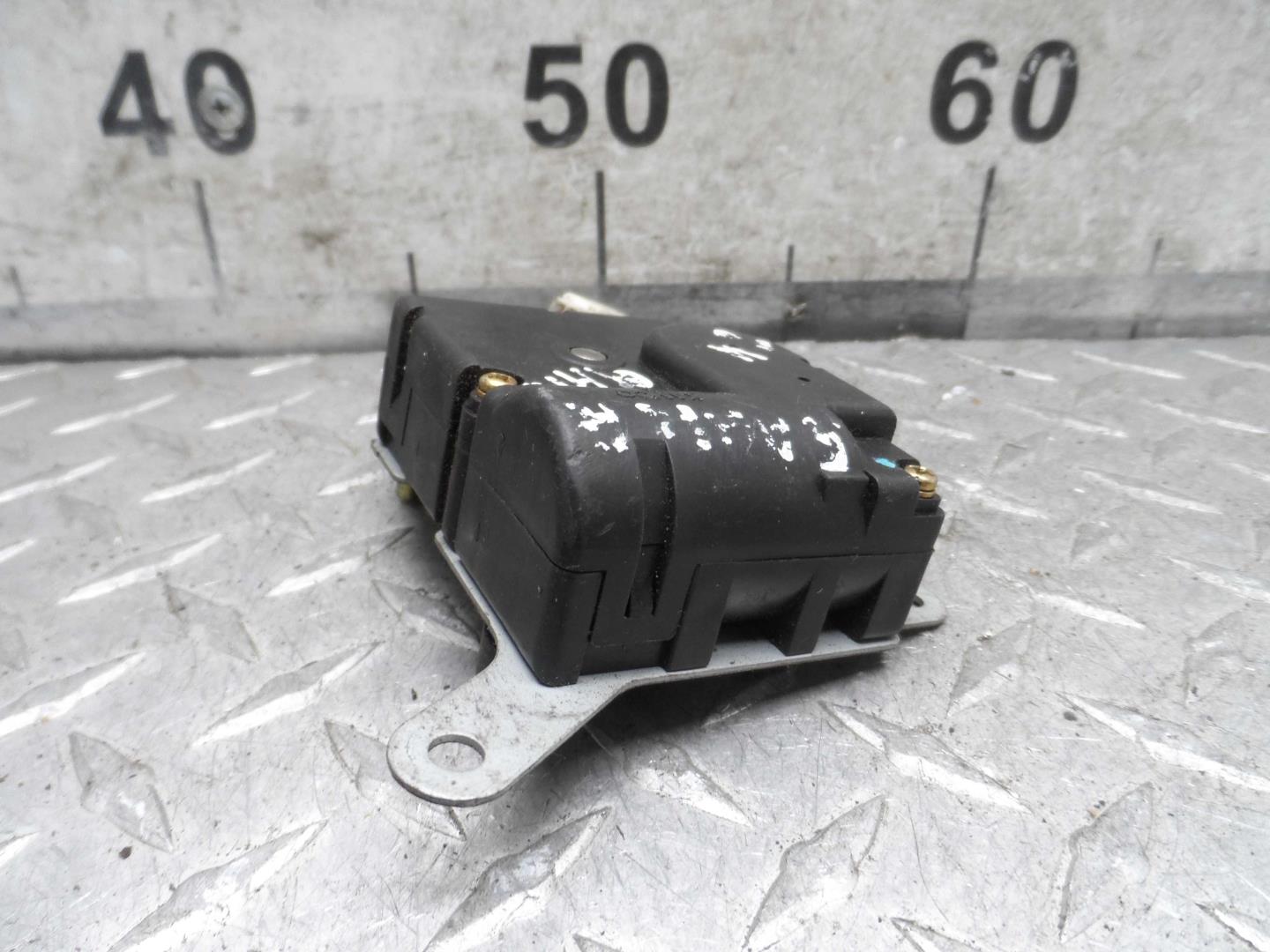 Моторчик заслонки печки