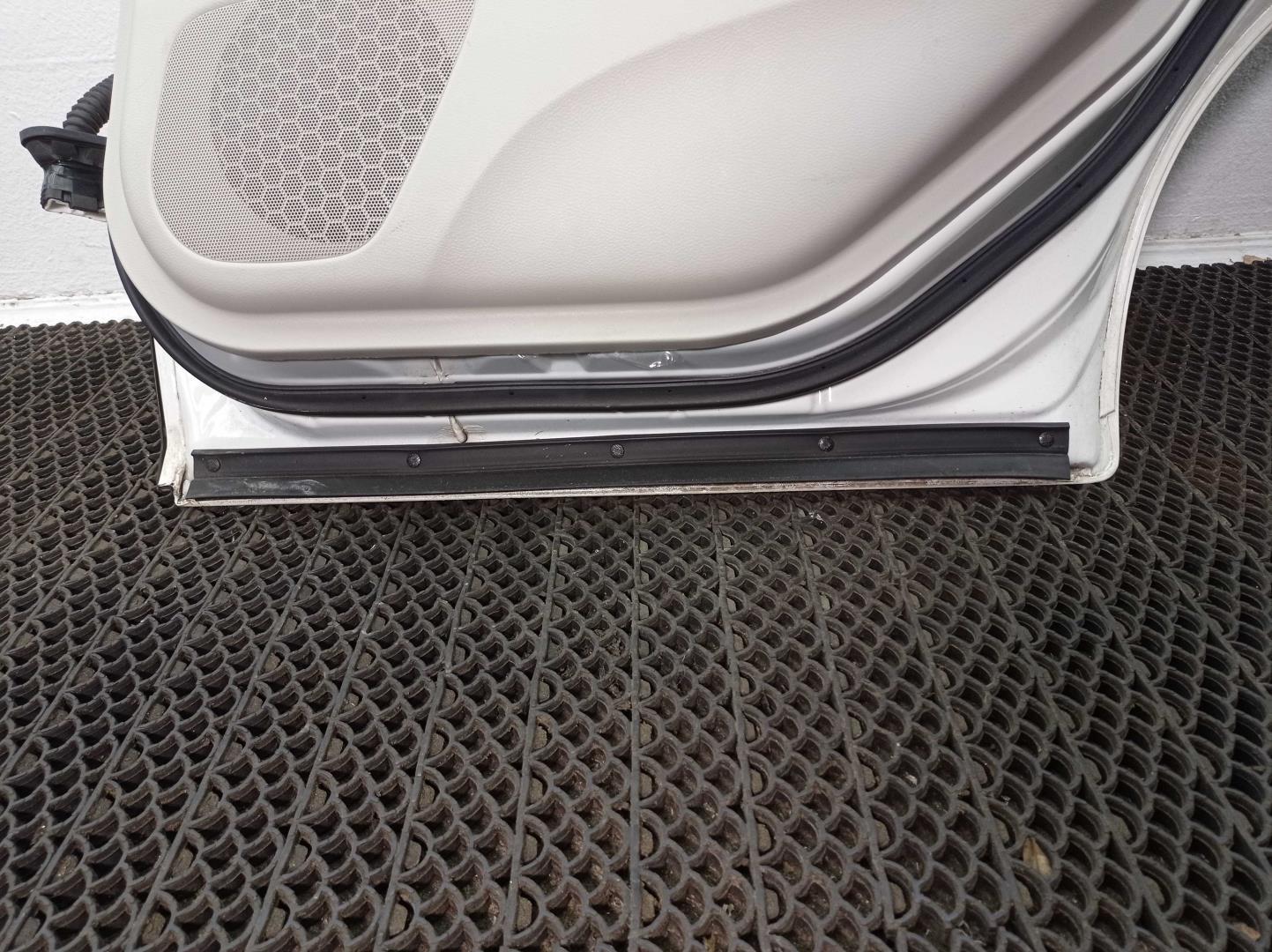 Ручка двери задней наружная правая